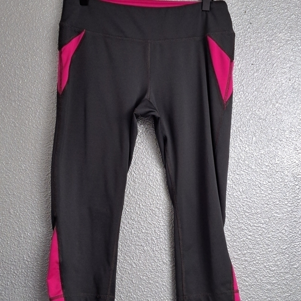 Tek Gear Workout Capris Size M